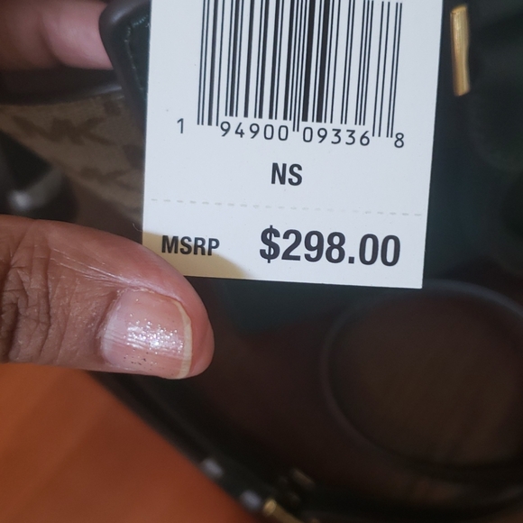 Michael Kors Limited Edition Green Satchel NWT - Picture 16 of 16